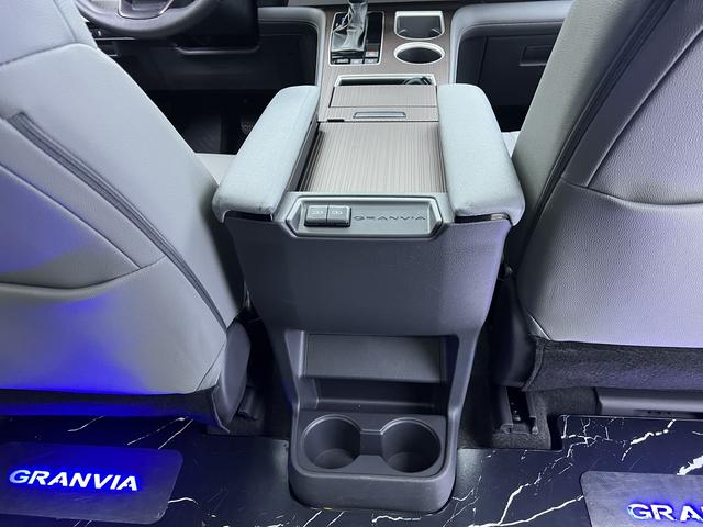 Toyota Grevia id 3781821 из Китая 16