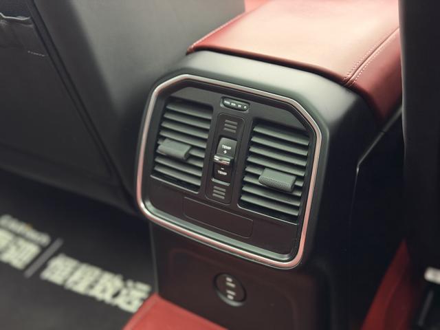 Porsche Macan 2021 Черный из Китая, фото 2