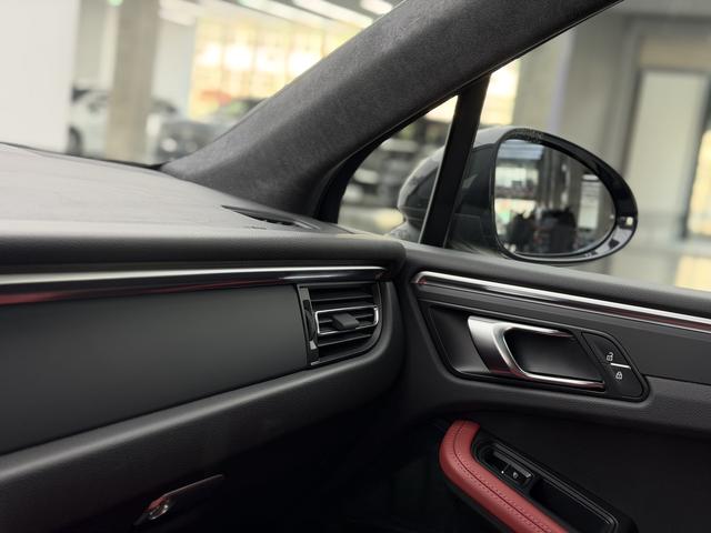 Porsche Macan id 3816872 из Китая 30