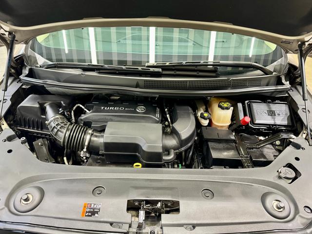 Buick GL8 2023 Шампань из Китая, фото 3