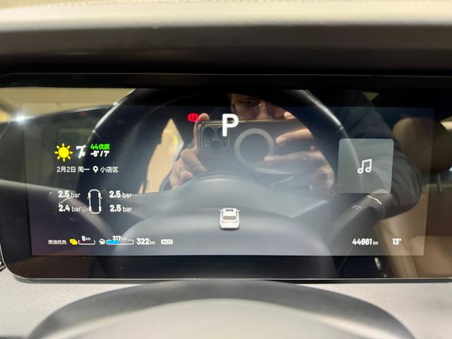 Ideal car Ideal ONE 2021 Темно-серый из Китая, фото 3