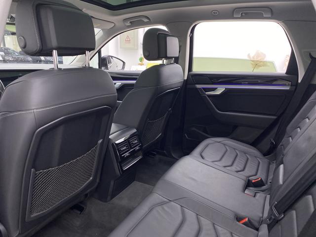 Volkswagen Touareg id 3810646 из Китая 17