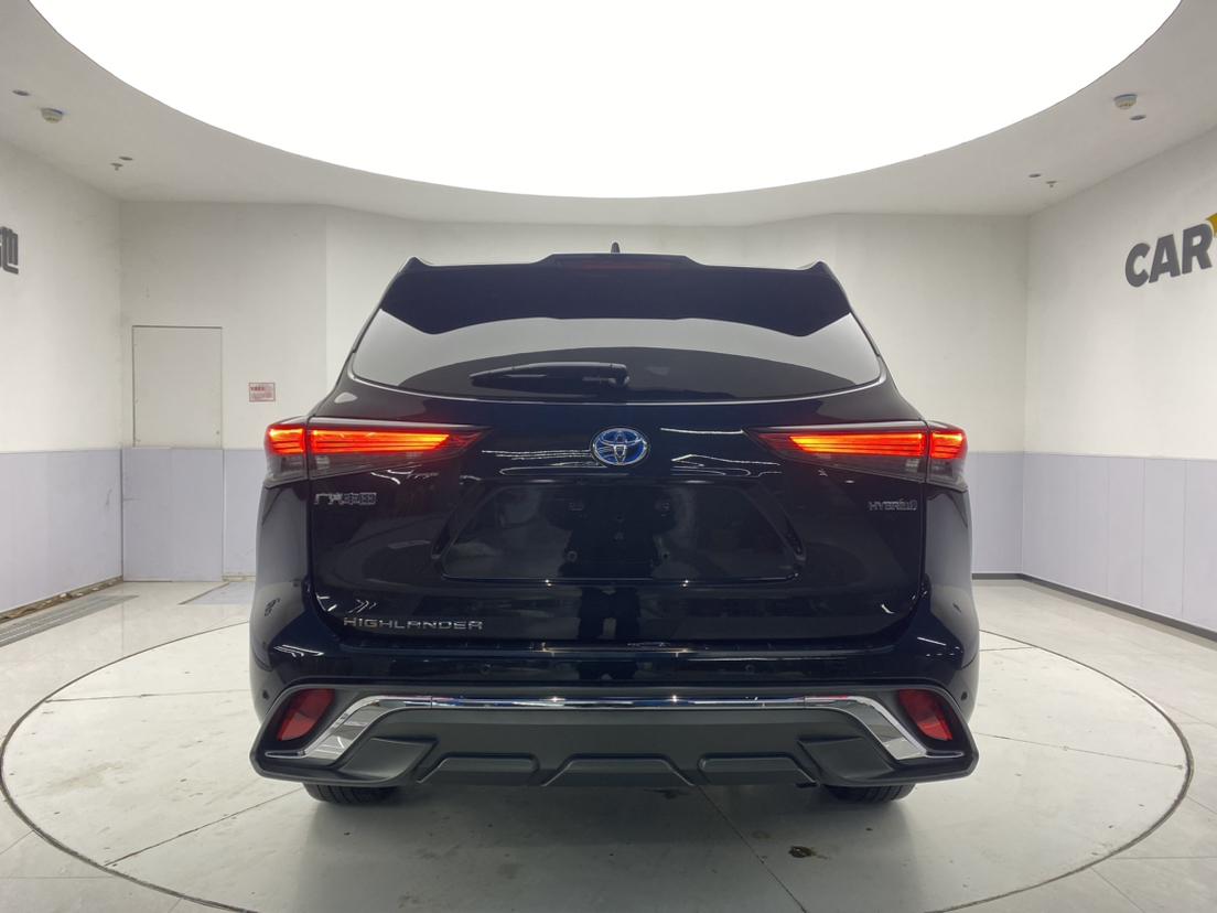Toyota Highlander 2022 2.5L Luxury 7 мест