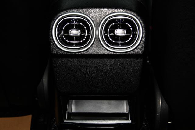 Mercedes-Benz C-Class 2025 C 260 L — фото 19