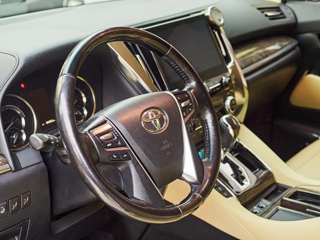 Toyota Vellfire 2021 2.5 L HV — фото 12