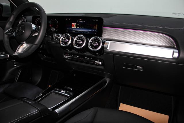 Mercedes-Benz GLB 2024 GLB 200 — фото 17