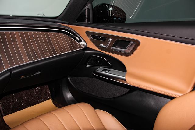 Mercedes-Benz E-Class 2024 E 300 L — фото 20