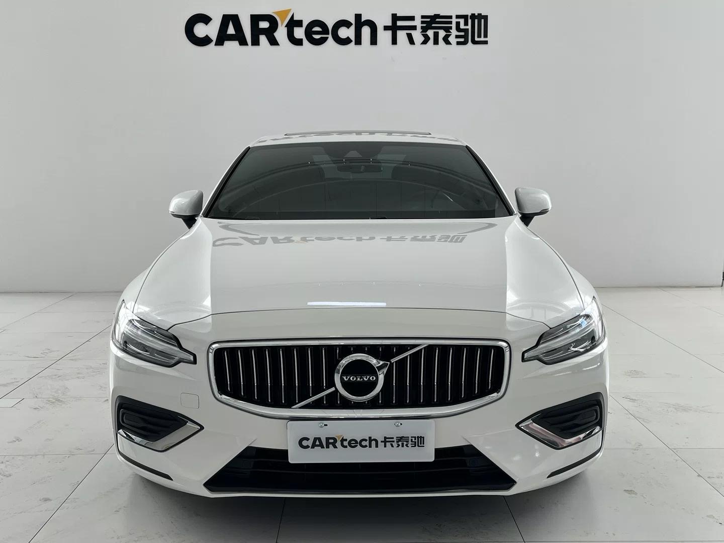 Volvo S60 2022 B4 Luxury