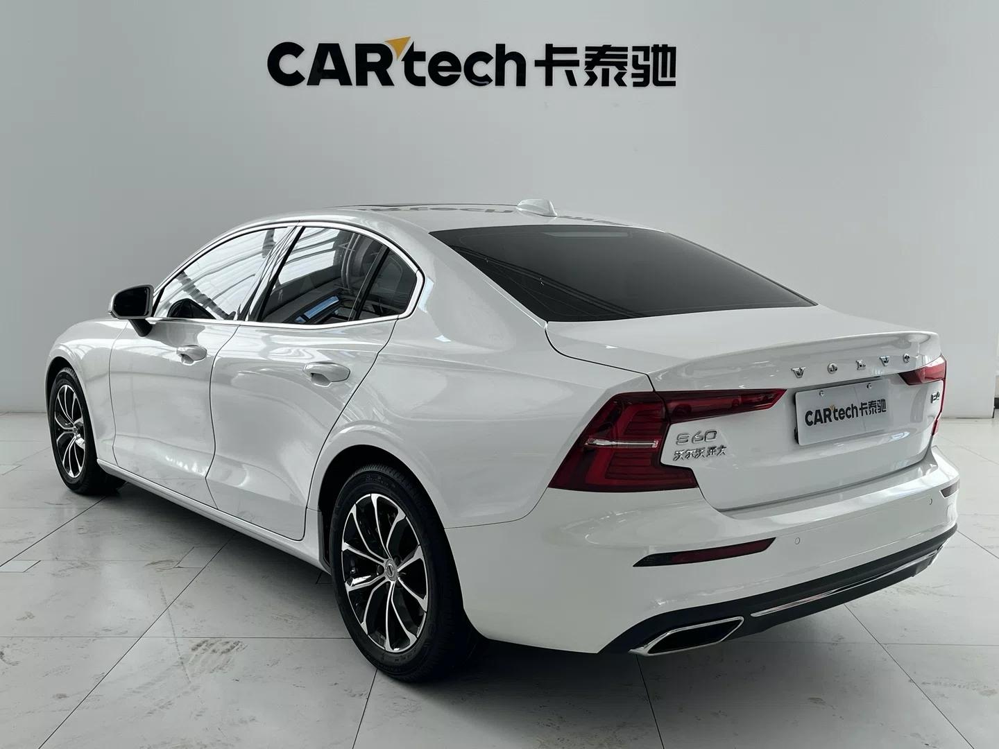 Volvo S60 2022 B4 Luxury