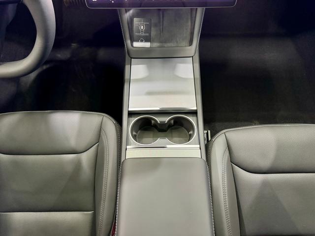 Tesla Model 3 2025 Белый из Китая, фото 4