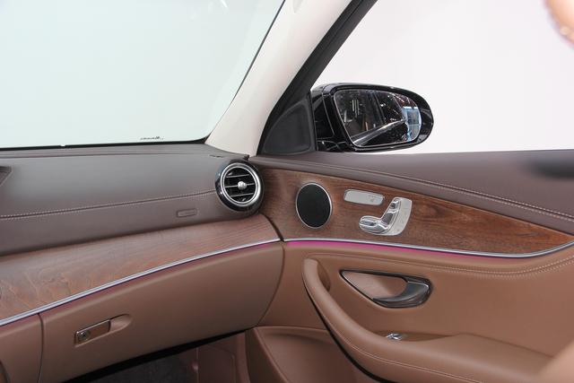 Mercedes-Benz E-Class 2023 E 300 L — фото 14