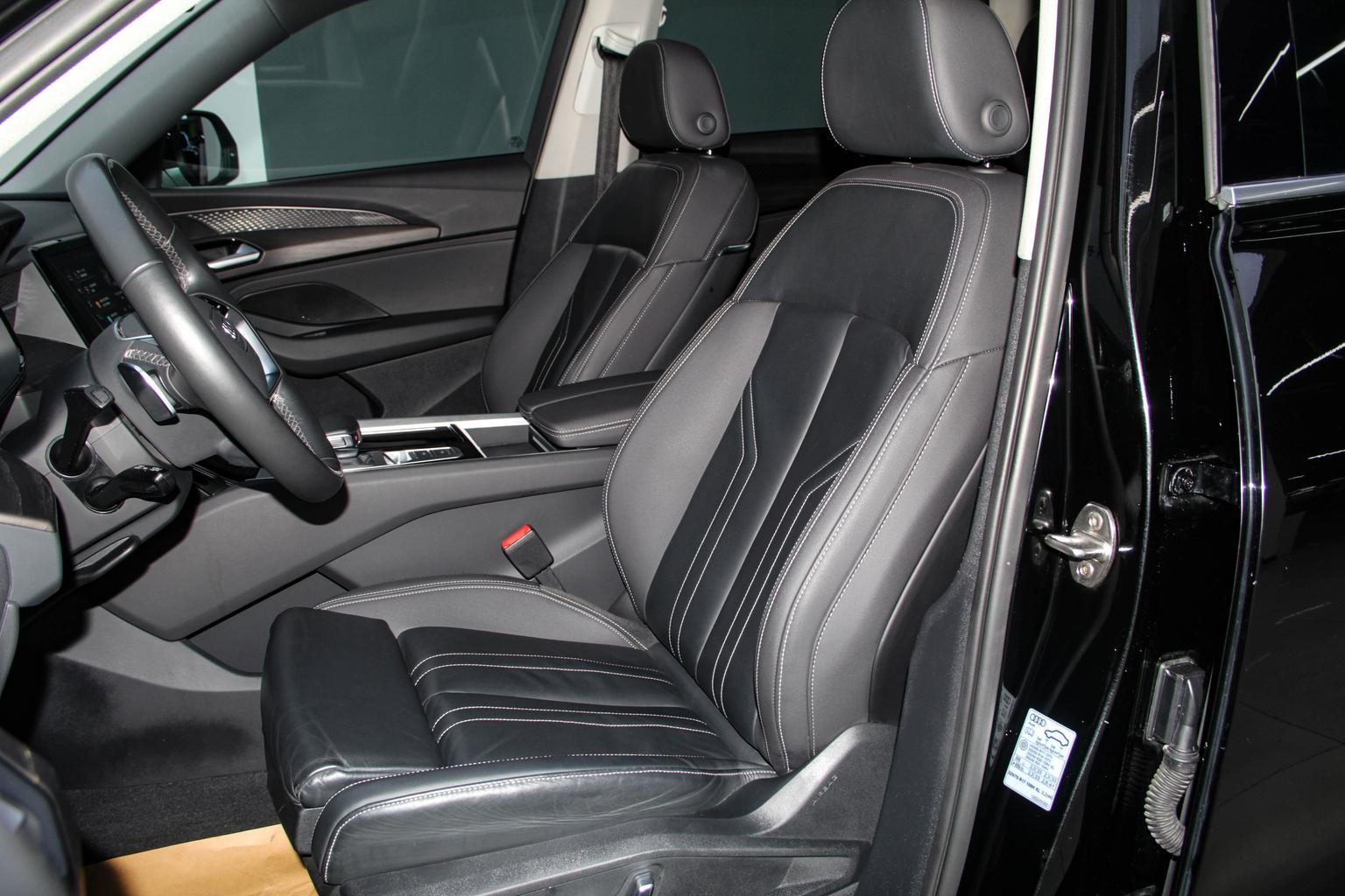 Audi Q6 2024 40TFSI quattro guan yun xing yu lin tao zhuang 7 seats