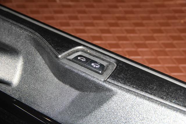 BMW X7 2020 x Drive 40i Leading — фото 15