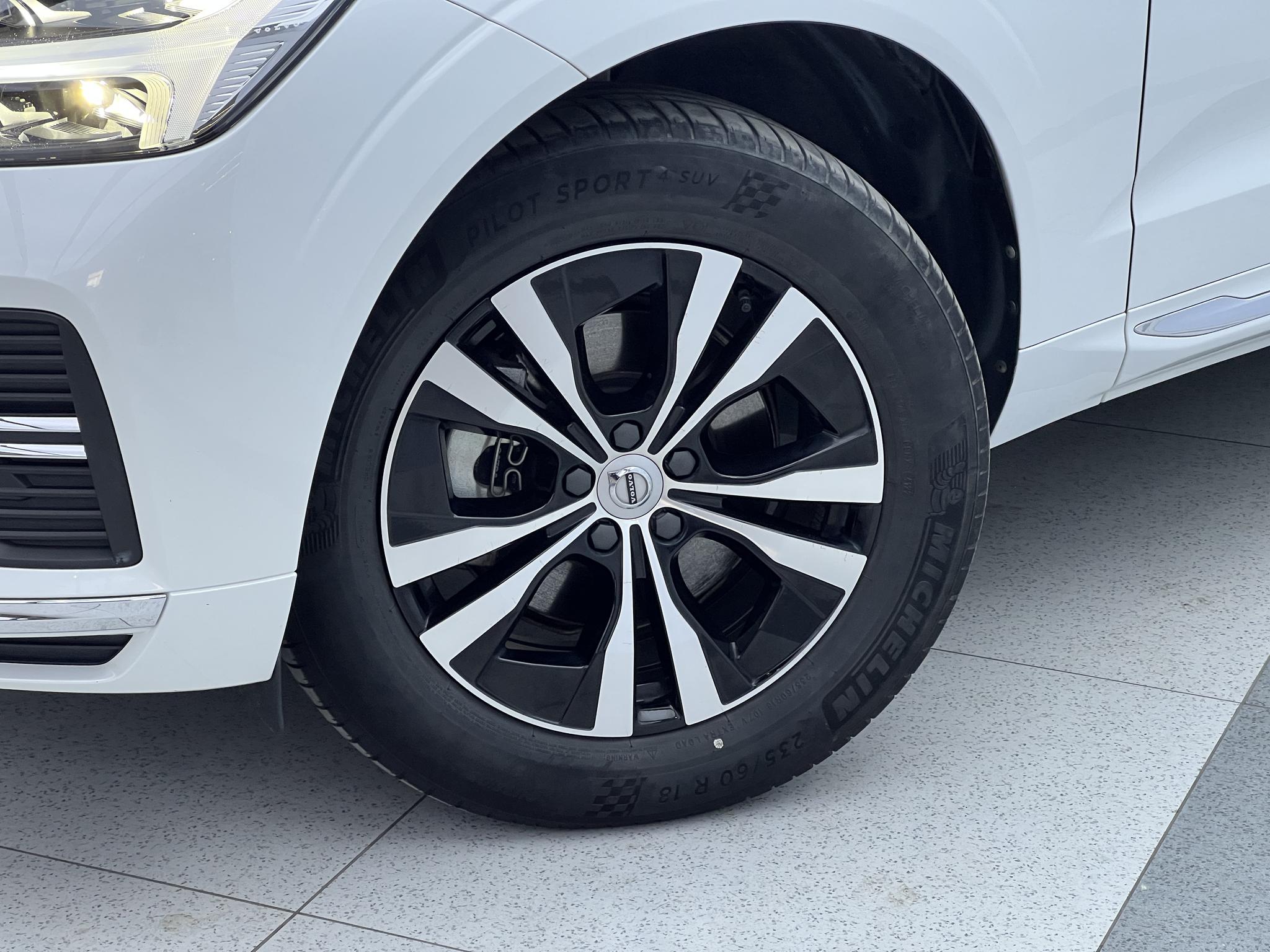 Volvo XC60 2023 B5 Luxury