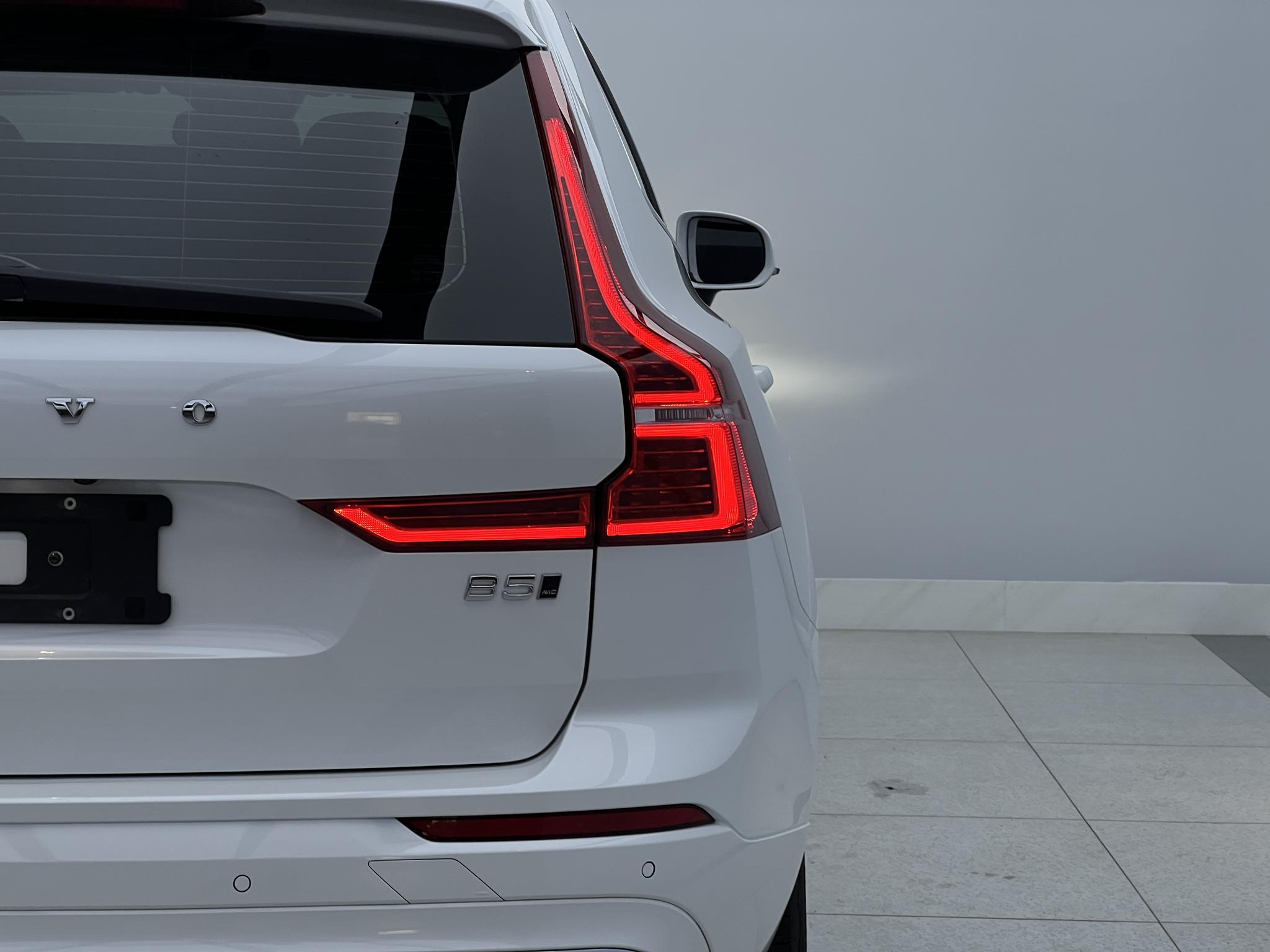 Volvo XC60 2023 B5 Luxury