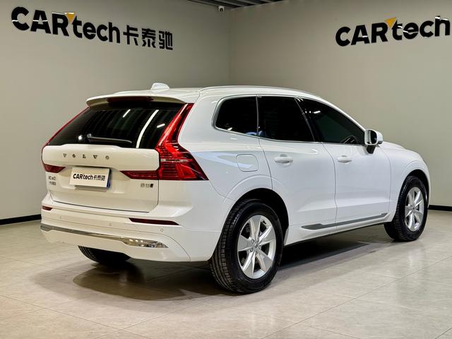 Volvo XC60 2022 B 5 4 WD — фото 7