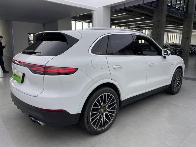 Porsche Cayenne E-Hybrid 2023 Белый из Китая, фото 4