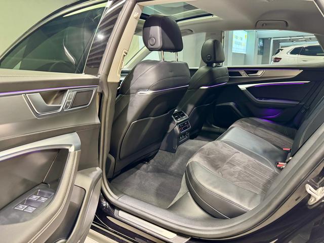 Audi A7L id 3849801 из Китая 10