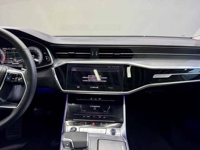 Audi A7L id 3849801 из Китая 16