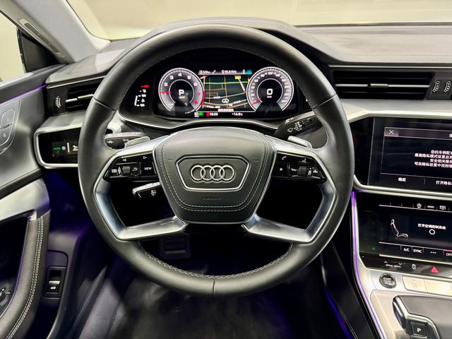 Audi A7L id 3849801 из Китая 17