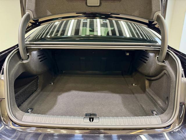 Audi A7L id 3849801 из Китая 26