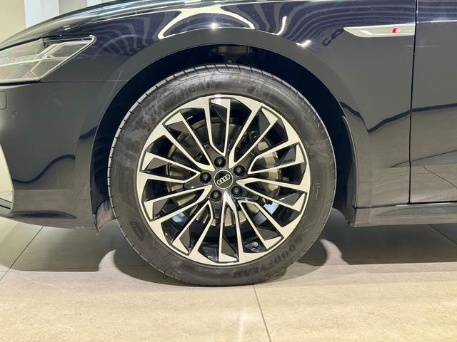 Audi A7L id 3849801 из Китая 27