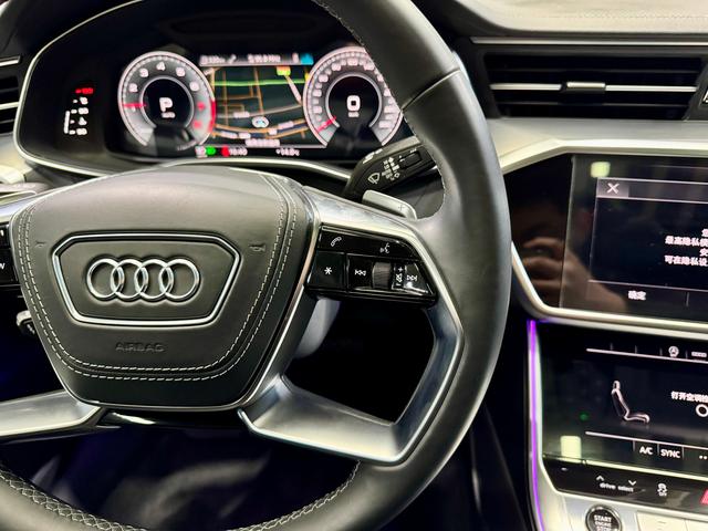 Audi A7L id 3849801 из Китая 28