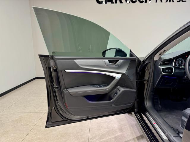 Audi A7L id 3849801 из Китая 30