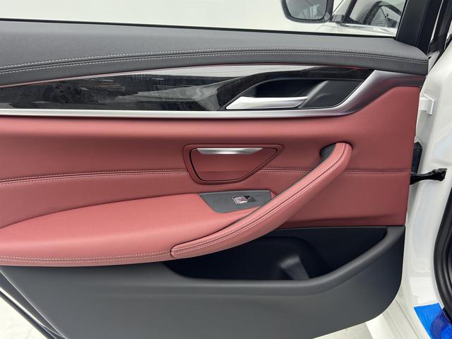 BMW 5 Series 2022 — фото 13