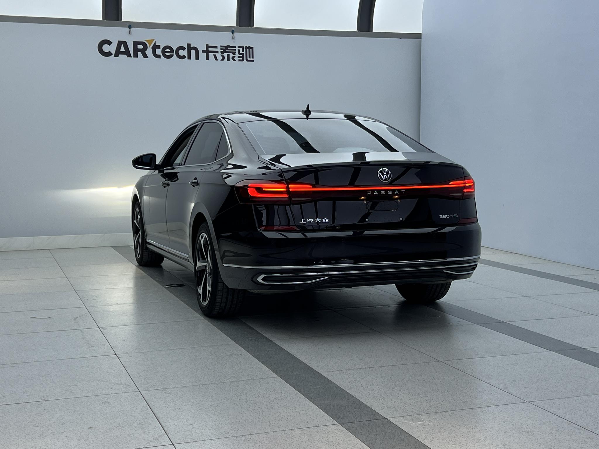 Volkswagen Passat 2024 380TSI