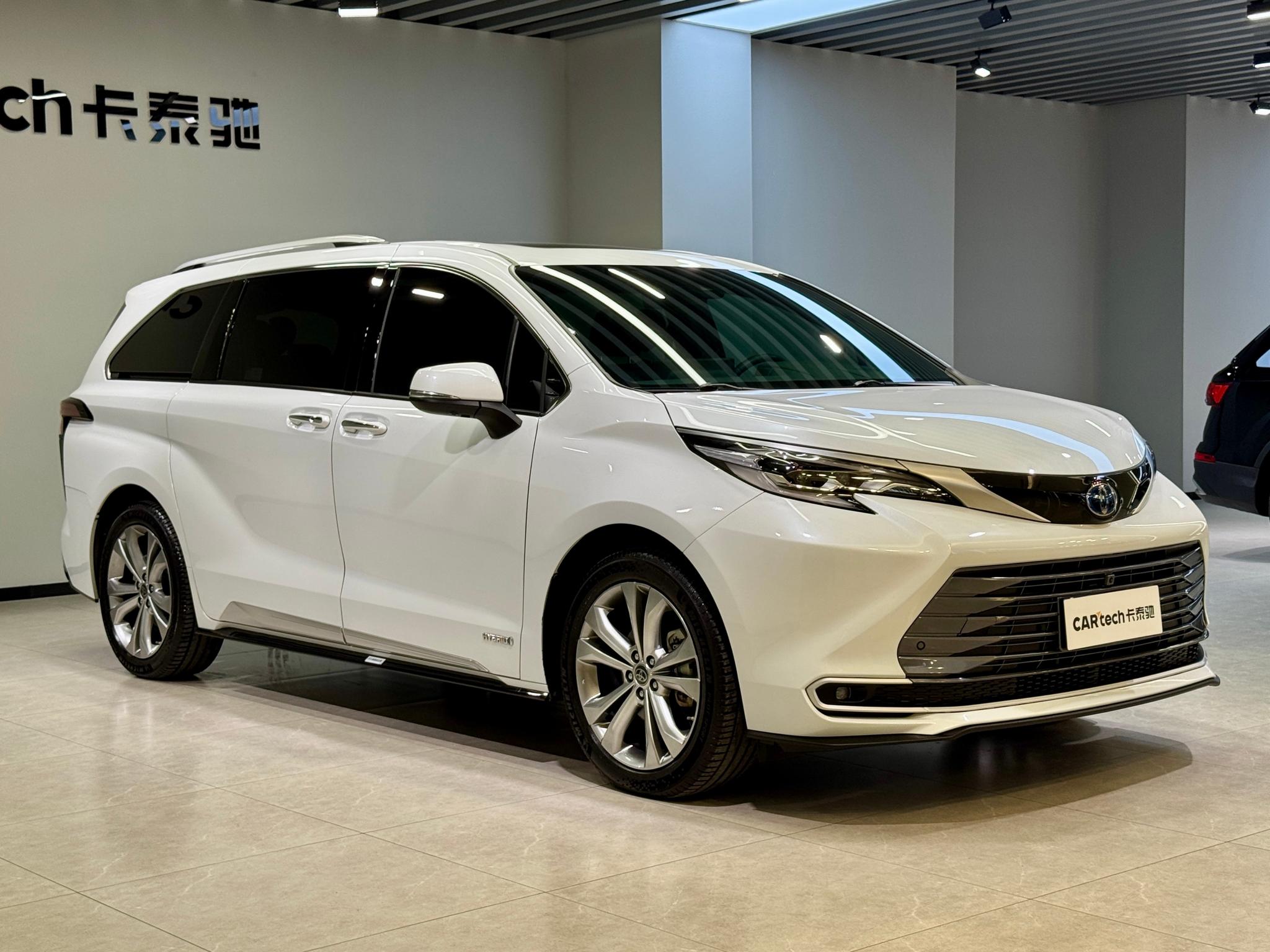 Toyota Sienna 2023 2.5L