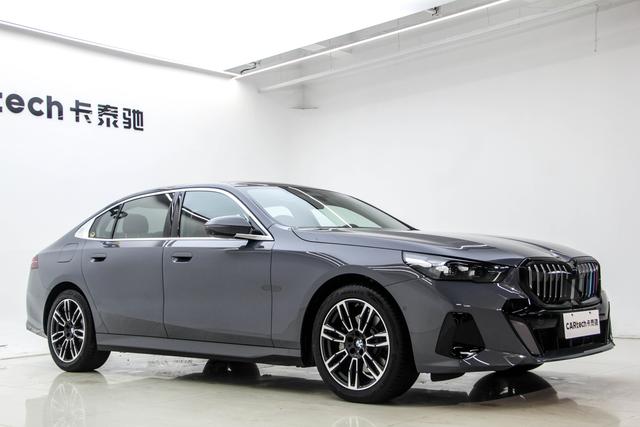 BMW 5-Series 2025 530 Li Leading M — фото 3