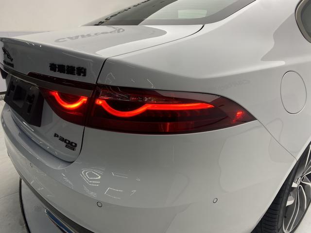Jaguar XFL 2024 2.0 T P 300 4 WD — фото 12