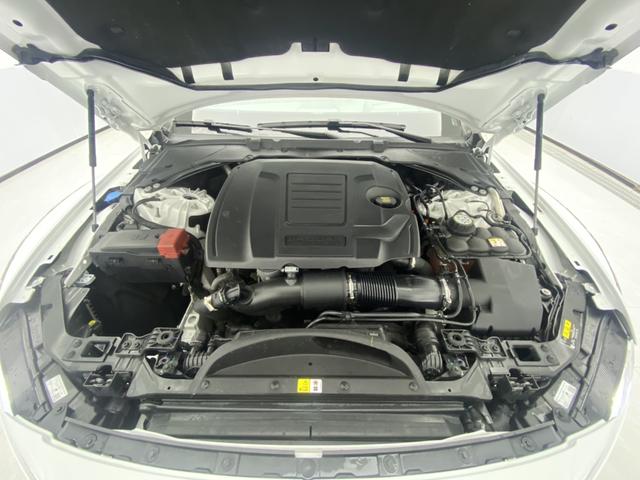 Jaguar XFL 2024 2.0 T P 300 4 WD — фото 9