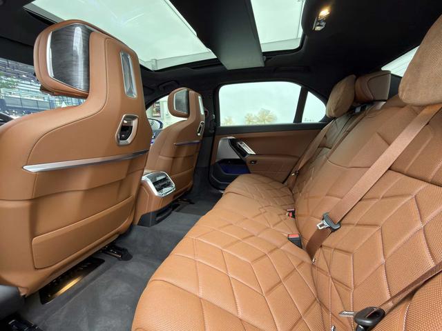 BMW i7 id 3837570 из Китая 11