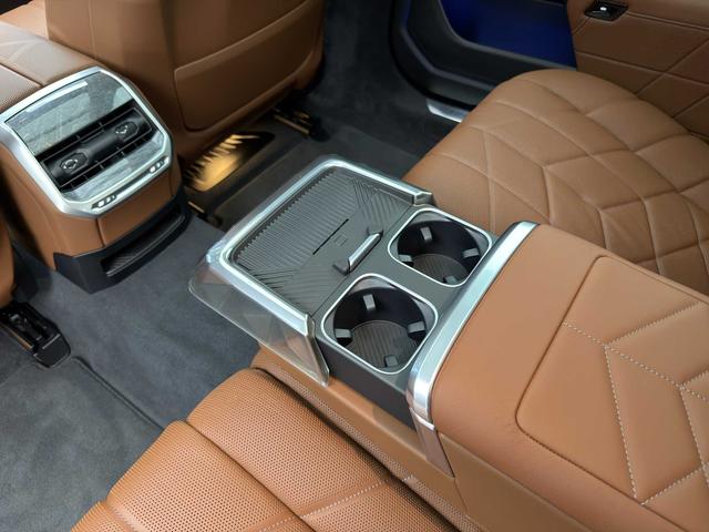 BMW i7 id 3837570 из Китая 12