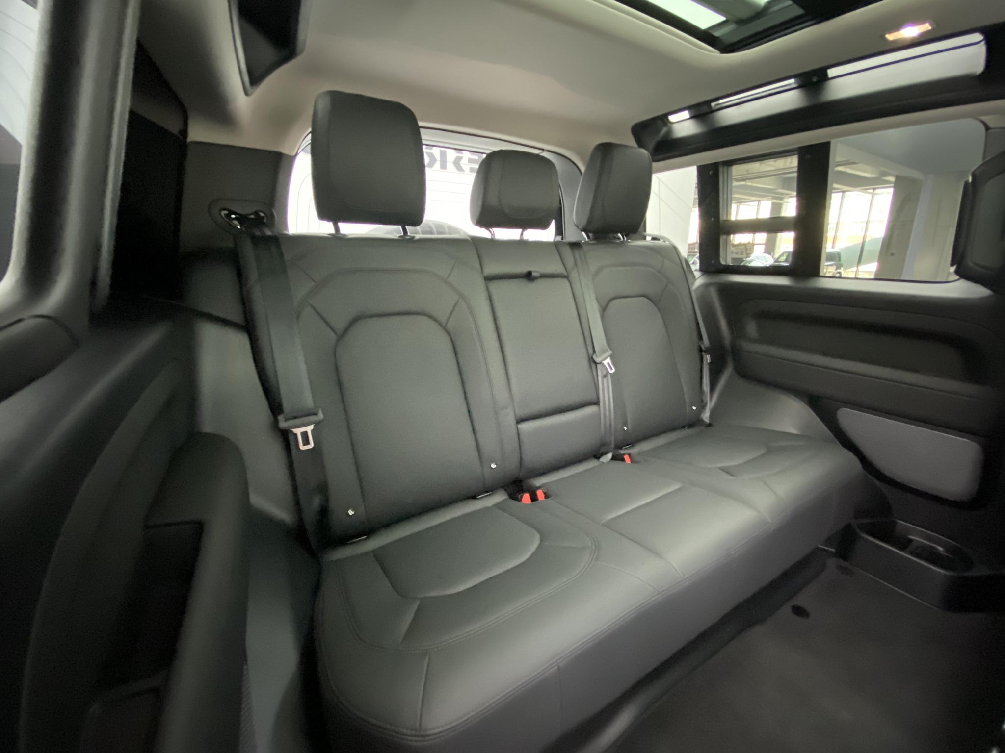 Land Rover Defender 2023 90 3.0T P400 XS