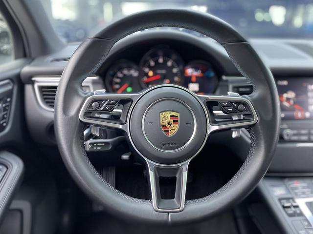 Porsche Macan 2017 Macan 2.0 T — фото 20