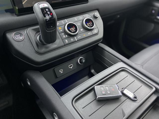 Land Rover Guardian 2023 — фото 28