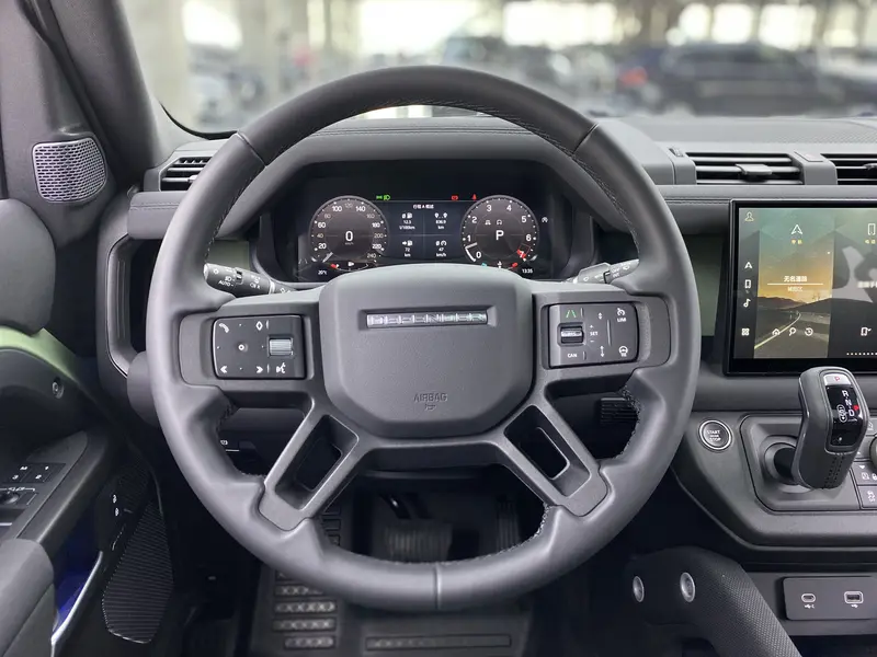 Land Rover Defender — фото 11