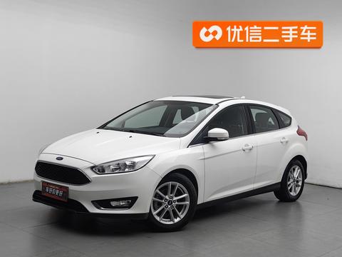 Ford Focus 2015 EcoBoost 180 AT Elite
