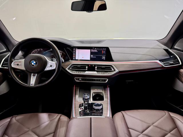 BMW X5 2022 x Drive 40 Li M — фото 17