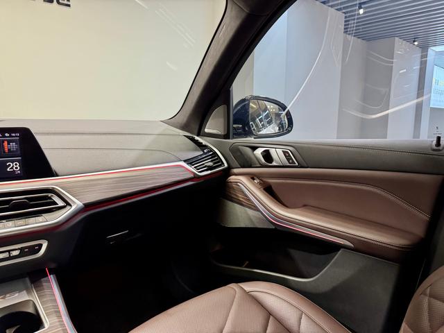 BMW X5 2022 x Drive 40 Li M — фото 14