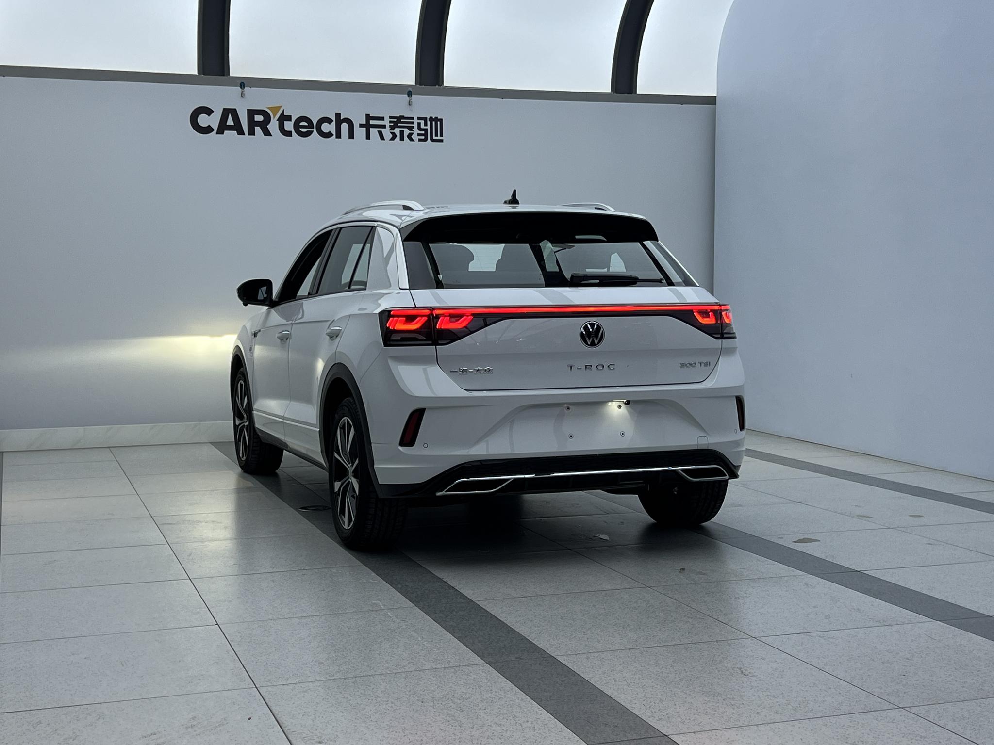 Volkswagen T-Roc 2024 300TSI DSG