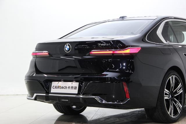 BMW 7-Series 2023 740 Li Leading M — фото 10