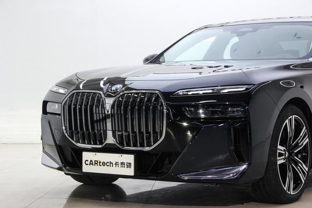 BMW 7-Series 2023 740 Li Leading M — фото 9