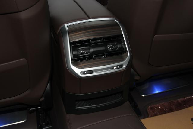 BMW 7-Series 2023 740 Li Leading M — фото 16