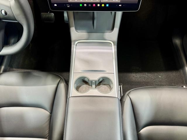 Tesla Model Y 2023 — фото 18