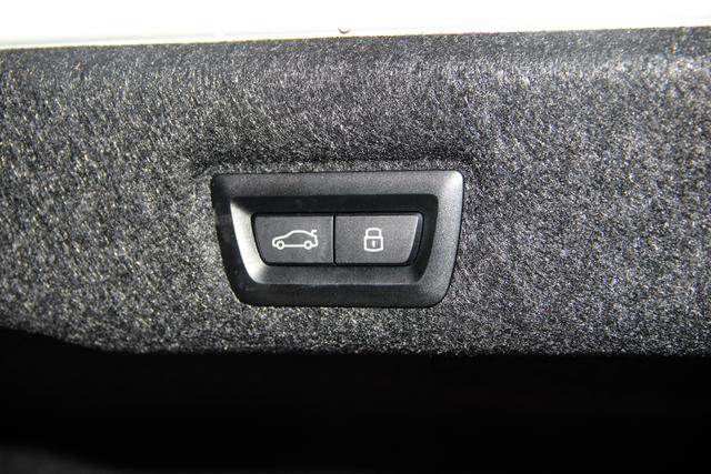 BMW 5-Series 2024 530 Li Leading M — фото 19