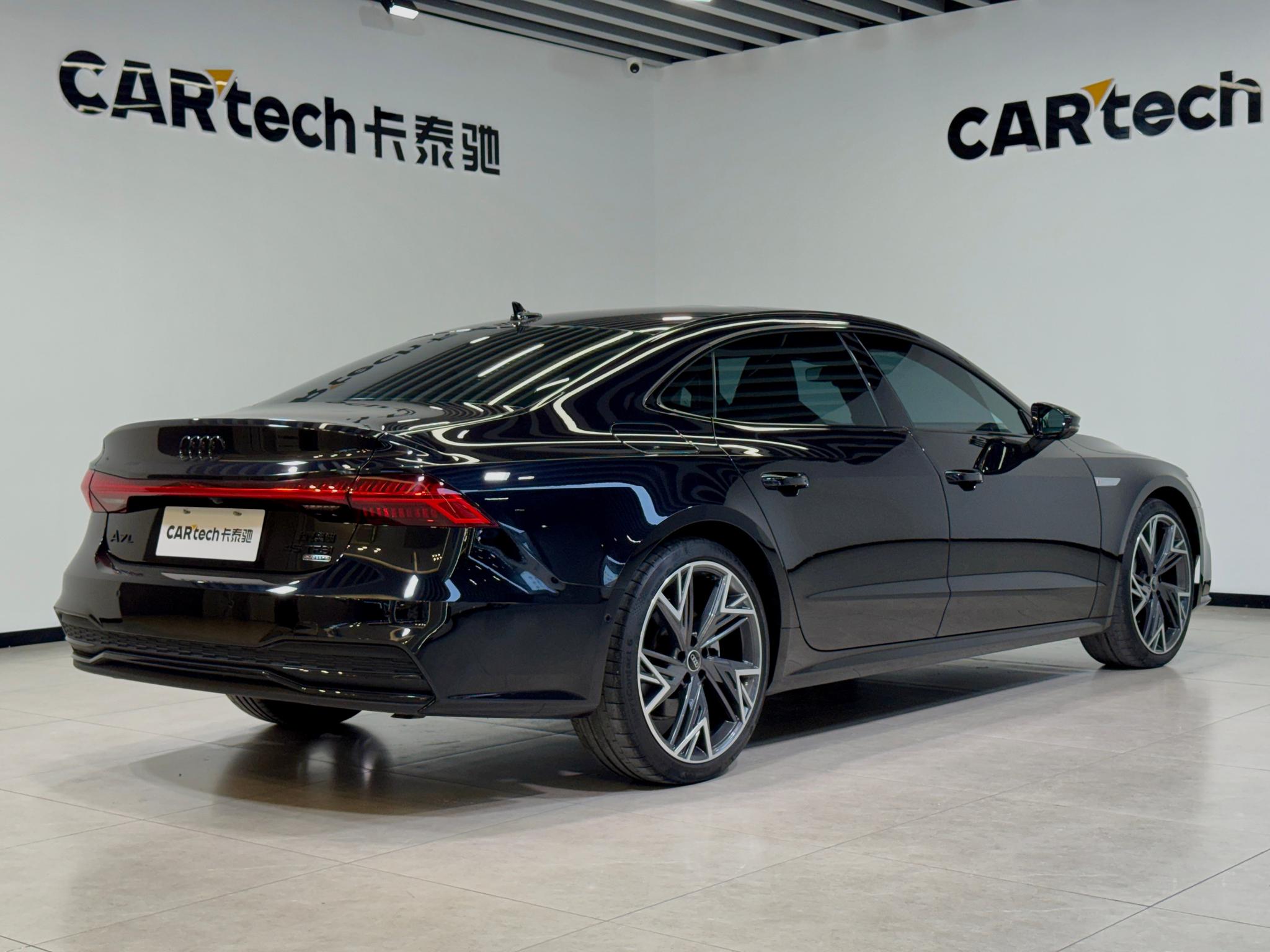 Audi A7L 2023 45 TFSI quattro S-line